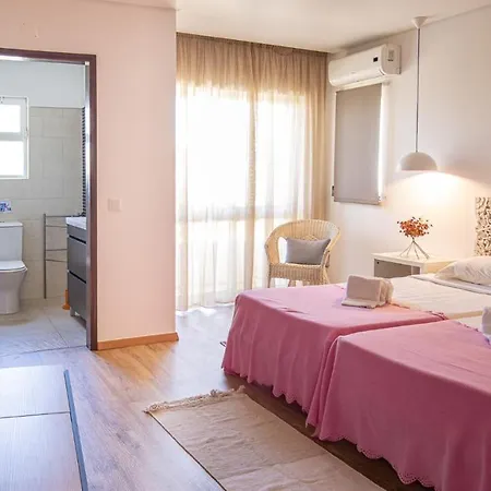 Crispa - Free Hot Jacuzzi - By Bedzy Villa *